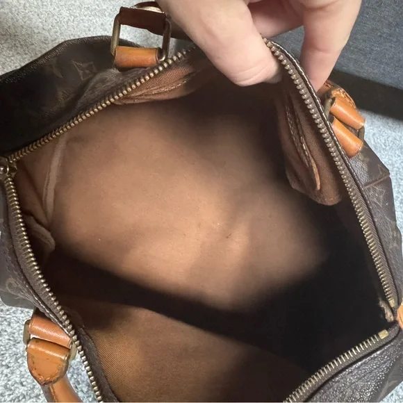 Louis Vuitton Duffle - Picture 7 of 8